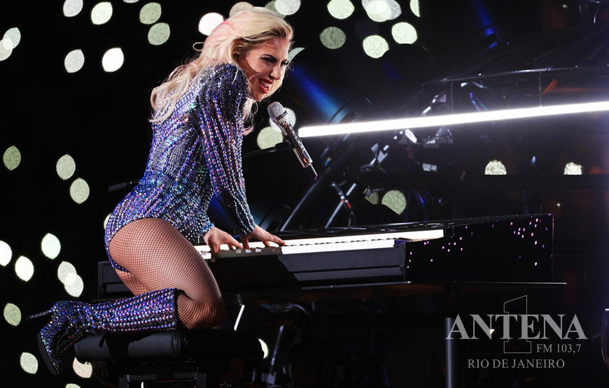 Lady Gaga estreia trilha sonora de “Nasce Uma Estrela” no topo da Billboard e quebra recorde!