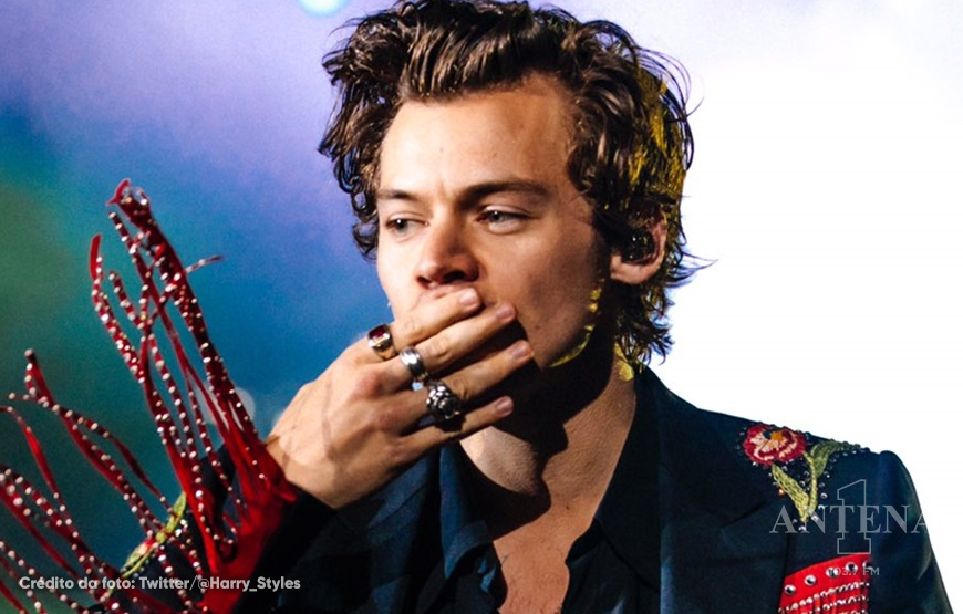 Fãs criam teorias sobre possível retorno de Harry Styles após vídeo enigmático